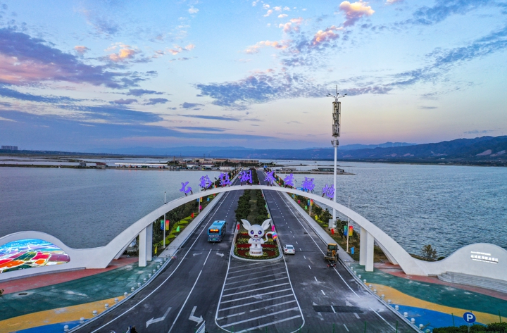 �˳��κ����ξ���